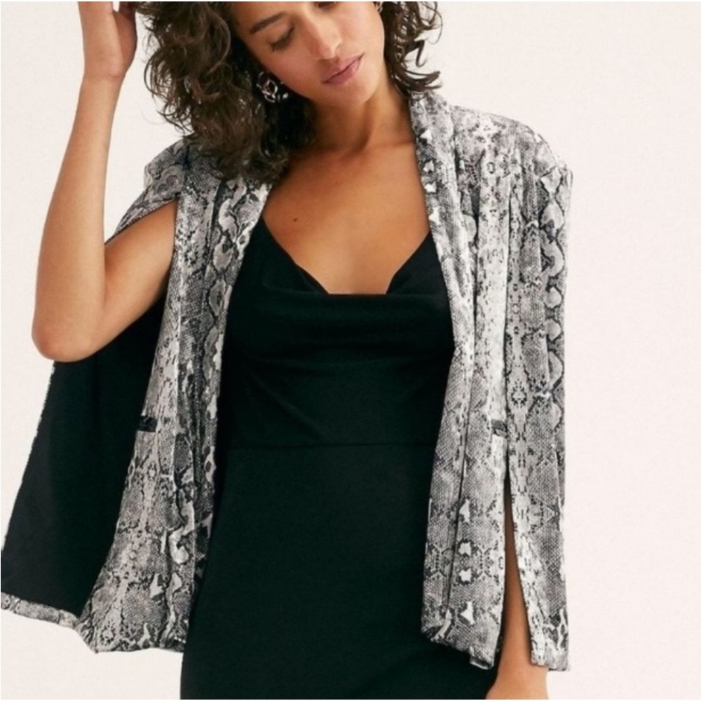 Free People Womens Cape Shawl One Size OS Black Gray Snakeskin Mercury Velvet